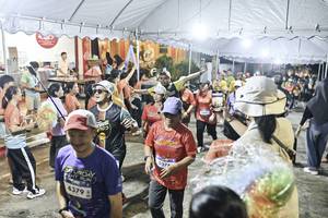 BIB: 
                            <button type="button" onclick="openModal(26305516)" class="btn btn-primary btn-sm float-right btn-popup" data-toggle="modal" data-target=".modal-high-quality">
                        <i class="fas fa-shopping-cart"></i> Add to Cart
                    </button>
                                            <button type="button" onclick="isThisMe(26305516, true)" class="btn btn-success btn-sm float-right btn-popup btn-isme hidden" data-toggle="tooltip" data-placement="bottom" title="นี่คือรูปของคุณใช่ไหม คลิกที่นี่เพื่อเอาเข้าอัลบั้ม">
                        <i class="fas fa-plus"></i> Add to album
                    </button>
                    <button type="button" onclick="isThisMe(26305516, false)" class="btn btn-warning btn-sm float-right btn-popup btn-isnotme hidden">
                        <i class="fas fa-ban"></i> Remove from album
                    </button>