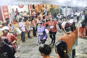 BIB: 
                            <button type="button" onclick="openModal(26305783)" class="btn btn-primary btn-sm float-right btn-popup" data-toggle="modal" data-target=".modal-high-quality">
                        <i class="fas fa-shopping-cart"></i> Add to Cart
                    </button>
                                            <button type="button" onclick="isThisMe(26305783, true)" class="btn btn-success btn-sm float-right btn-popup btn-isme hidden" data-toggle="tooltip" data-placement="bottom" title="นี่คือรูปของคุณใช่ไหม คลิกที่นี่เพื่อเอาเข้าอัลบั้ม">
                        <i class="fas fa-plus"></i> Add to album
                    </button>
                    <button type="button" onclick="isThisMe(26305783, false)" class="btn btn-warning btn-sm float-right btn-popup btn-isnotme hidden">
                        <i class="fas fa-ban"></i> Remove from album
                    </button>