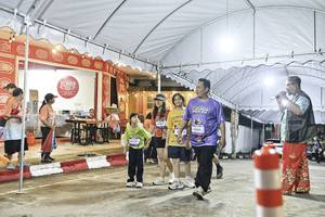 BIB: 
                            <button type="button" onclick="openModal(26306122)" class="btn btn-primary btn-sm float-right btn-popup" data-toggle="modal" data-target=".modal-high-quality">
                        <i class="fas fa-shopping-cart"></i> Add to Cart
                    </button>
                                            <button type="button" onclick="isThisMe(26306122, true)" class="btn btn-success btn-sm float-right btn-popup btn-isme hidden" data-toggle="tooltip" data-placement="bottom" title="นี่คือรูปของคุณใช่ไหม คลิกที่นี่เพื่อเอาเข้าอัลบั้ม">
                        <i class="fas fa-plus"></i> Add to album
                    </button>
                    <button type="button" onclick="isThisMe(26306122, false)" class="btn btn-warning btn-sm float-right btn-popup btn-isnotme hidden">
                        <i class="fas fa-ban"></i> Remove from album
                    </button>