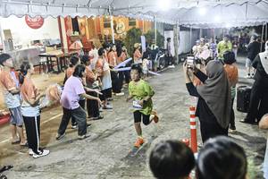 BIB: 
                            <button type="button" onclick="openModal(26304998)" class="btn btn-primary btn-sm float-right btn-popup" data-toggle="modal" data-target=".modal-high-quality">
                        <i class="fas fa-shopping-cart"></i> Add to Cart
                    </button>
                                            <button type="button" onclick="isThisMe(26304998, true)" class="btn btn-success btn-sm float-right btn-popup btn-isme hidden" data-toggle="tooltip" data-placement="bottom" title="นี่คือรูปของคุณใช่ไหม คลิกที่นี่เพื่อเอาเข้าอัลบั้ม">
                        <i class="fas fa-plus"></i> Add to album
                    </button>
                    <button type="button" onclick="isThisMe(26304998, false)" class="btn btn-warning btn-sm float-right btn-popup btn-isnotme hidden">
                        <i class="fas fa-ban"></i> Remove from album
                    </button>