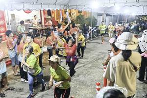 BIB: 
                            <button type="button" onclick="openModal(26305380)" class="btn btn-primary btn-sm float-right btn-popup" data-toggle="modal" data-target=".modal-high-quality">
                        <i class="fas fa-shopping-cart"></i> Add to Cart
                    </button>
                                            <button type="button" onclick="isThisMe(26305380, true)" class="btn btn-success btn-sm float-right btn-popup btn-isme hidden" data-toggle="tooltip" data-placement="bottom" title="นี่คือรูปของคุณใช่ไหม คลิกที่นี่เพื่อเอาเข้าอัลบั้ม">
                        <i class="fas fa-plus"></i> Add to album
                    </button>
                    <button type="button" onclick="isThisMe(26305380, false)" class="btn btn-warning btn-sm float-right btn-popup btn-isnotme hidden">
                        <i class="fas fa-ban"></i> Remove from album
                    </button>