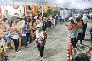 BIB: 
                            <button type="button" onclick="openModal(26304674)" class="btn btn-primary btn-sm float-right btn-popup" data-toggle="modal" data-target=".modal-high-quality">
                        <i class="fas fa-shopping-cart"></i> Add to Cart
                    </button>
                                            <button type="button" onclick="isThisMe(26304674, true)" class="btn btn-success btn-sm float-right btn-popup btn-isme hidden" data-toggle="tooltip" data-placement="bottom" title="นี่คือรูปของคุณใช่ไหม คลิกที่นี่เพื่อเอาเข้าอัลบั้ม">
                        <i class="fas fa-plus"></i> Add to album
                    </button>
                    <button type="button" onclick="isThisMe(26304674, false)" class="btn btn-warning btn-sm float-right btn-popup btn-isnotme hidden">
                        <i class="fas fa-ban"></i> Remove from album
                    </button>