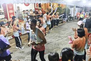 BIB: 
                            <button type="button" onclick="openModal(26305740)" class="btn btn-primary btn-sm float-right btn-popup" data-toggle="modal" data-target=".modal-high-quality">
                        <i class="fas fa-shopping-cart"></i> Add to Cart
                    </button>
                                            <button type="button" onclick="isThisMe(26305740, true)" class="btn btn-success btn-sm float-right btn-popup btn-isme hidden" data-toggle="tooltip" data-placement="bottom" title="นี่คือรูปของคุณใช่ไหม คลิกที่นี่เพื่อเอาเข้าอัลบั้ม">
                        <i class="fas fa-plus"></i> Add to album
                    </button>
                    <button type="button" onclick="isThisMe(26305740, false)" class="btn btn-warning btn-sm float-right btn-popup btn-isnotme hidden">
                        <i class="fas fa-ban"></i> Remove from album
                    </button>