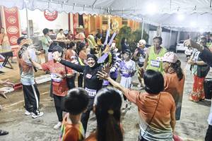 BIB: 
                            <button type="button" onclick="openModal(26305918)" class="btn btn-primary btn-sm float-right btn-popup" data-toggle="modal" data-target=".modal-high-quality">
                        <i class="fas fa-shopping-cart"></i> Add to Cart
                    </button>
                                            <button type="button" onclick="isThisMe(26305918, true)" class="btn btn-success btn-sm float-right btn-popup btn-isme hidden" data-toggle="tooltip" data-placement="bottom" title="นี่คือรูปของคุณใช่ไหม คลิกที่นี่เพื่อเอาเข้าอัลบั้ม">
                        <i class="fas fa-plus"></i> Add to album
                    </button>
                    <button type="button" onclick="isThisMe(26305918, false)" class="btn btn-warning btn-sm float-right btn-popup btn-isnotme hidden">
                        <i class="fas fa-ban"></i> Remove from album
                    </button>