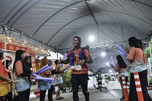 BIB: 
                            <button type="button" onclick="openModal(26304150)" class="btn btn-primary btn-sm float-right btn-popup" data-toggle="modal" data-target=".modal-high-quality">
                        <i class="fas fa-shopping-cart"></i> Add to Cart
                    </button>
                                            <button type="button" onclick="isThisMe(26304150, true)" class="btn btn-success btn-sm float-right btn-popup btn-isme hidden" data-toggle="tooltip" data-placement="bottom" title="นี่คือรูปของคุณใช่ไหม คลิกที่นี่เพื่อเอาเข้าอัลบั้ม">
                        <i class="fas fa-plus"></i> Add to album
                    </button>
                    <button type="button" onclick="isThisMe(26304150, false)" class="btn btn-warning btn-sm float-right btn-popup btn-isnotme hidden">
                        <i class="fas fa-ban"></i> Remove from album
                    </button>