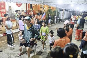 BIB: 
                            <button type="button" onclick="openModal(26305933)" class="btn btn-primary btn-sm float-right btn-popup" data-toggle="modal" data-target=".modal-high-quality">
                        <i class="fas fa-shopping-cart"></i> Add to Cart
                    </button>
                                            <button type="button" onclick="isThisMe(26305933, true)" class="btn btn-success btn-sm float-right btn-popup btn-isme hidden" data-toggle="tooltip" data-placement="bottom" title="นี่คือรูปของคุณใช่ไหม คลิกที่นี่เพื่อเอาเข้าอัลบั้ม">
                        <i class="fas fa-plus"></i> Add to album
                    </button>
                    <button type="button" onclick="isThisMe(26305933, false)" class="btn btn-warning btn-sm float-right btn-popup btn-isnotme hidden">
                        <i class="fas fa-ban"></i> Remove from album
                    </button>