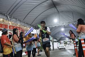 BIB: 
                            <button type="button" onclick="openModal(26304153)" class="btn btn-primary btn-sm float-right btn-popup" data-toggle="modal" data-target=".modal-high-quality">
                        <i class="fas fa-shopping-cart"></i> Add to Cart
                    </button>
                                            <button type="button" onclick="isThisMe(26304153, true)" class="btn btn-success btn-sm float-right btn-popup btn-isme hidden" data-toggle="tooltip" data-placement="bottom" title="นี่คือรูปของคุณใช่ไหม คลิกที่นี่เพื่อเอาเข้าอัลบั้ม">
                        <i class="fas fa-plus"></i> Add to album
                    </button>
                    <button type="button" onclick="isThisMe(26304153, false)" class="btn btn-warning btn-sm float-right btn-popup btn-isnotme hidden">
                        <i class="fas fa-ban"></i> Remove from album
                    </button>