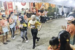 BIB: 
                            <button type="button" onclick="openModal(26305995)" class="btn btn-primary btn-sm float-right btn-popup" data-toggle="modal" data-target=".modal-high-quality">
                        <i class="fas fa-shopping-cart"></i> Add to Cart
                    </button>
                                            <button type="button" onclick="isThisMe(26305995, true)" class="btn btn-success btn-sm float-right btn-popup btn-isme hidden" data-toggle="tooltip" data-placement="bottom" title="นี่คือรูปของคุณใช่ไหม คลิกที่นี่เพื่อเอาเข้าอัลบั้ม">
                        <i class="fas fa-plus"></i> Add to album
                    </button>
                    <button type="button" onclick="isThisMe(26305995, false)" class="btn btn-warning btn-sm float-right btn-popup btn-isnotme hidden">
                        <i class="fas fa-ban"></i> Remove from album
                    </button>