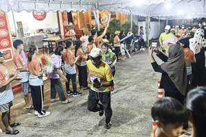 BIB: 
                            <button type="button" onclick="openModal(26304967)" class="btn btn-primary btn-sm float-right btn-popup" data-toggle="modal" data-target=".modal-high-quality">
                        <i class="fas fa-shopping-cart"></i> Add to Cart
                    </button>
                                            <button type="button" onclick="isThisMe(26304967, true)" class="btn btn-success btn-sm float-right btn-popup btn-isme hidden" data-toggle="tooltip" data-placement="bottom" title="นี่คือรูปของคุณใช่ไหม คลิกที่นี่เพื่อเอาเข้าอัลบั้ม">
                        <i class="fas fa-plus"></i> Add to album
                    </button>
                    <button type="button" onclick="isThisMe(26304967, false)" class="btn btn-warning btn-sm float-right btn-popup btn-isnotme hidden">
                        <i class="fas fa-ban"></i> Remove from album
                    </button>