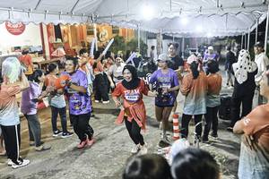 BIB: 
                            <button type="button" onclick="openModal(26305019)" class="btn btn-primary btn-sm float-right btn-popup" data-toggle="modal" data-target=".modal-high-quality">
                        <i class="fas fa-shopping-cart"></i> Add to Cart
                    </button>
                                            <button type="button" onclick="isThisMe(26305019, true)" class="btn btn-success btn-sm float-right btn-popup btn-isme hidden" data-toggle="tooltip" data-placement="bottom" title="นี่คือรูปของคุณใช่ไหม คลิกที่นี่เพื่อเอาเข้าอัลบั้ม">
                        <i class="fas fa-plus"></i> Add to album
                    </button>
                    <button type="button" onclick="isThisMe(26305019, false)" class="btn btn-warning btn-sm float-right btn-popup btn-isnotme hidden">
                        <i class="fas fa-ban"></i> Remove from album
                    </button>