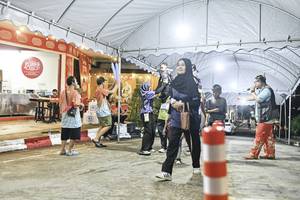 BIB: 
                            <button type="button" onclick="openModal(26306149)" class="btn btn-primary btn-sm float-right btn-popup" data-toggle="modal" data-target=".modal-high-quality">
                        <i class="fas fa-shopping-cart"></i> Add to Cart
                    </button>
                                            <button type="button" onclick="isThisMe(26306149, true)" class="btn btn-success btn-sm float-right btn-popup btn-isme hidden" data-toggle="tooltip" data-placement="bottom" title="นี่คือรูปของคุณใช่ไหม คลิกที่นี่เพื่อเอาเข้าอัลบั้ม">
                        <i class="fas fa-plus"></i> Add to album
                    </button>
                    <button type="button" onclick="isThisMe(26306149, false)" class="btn btn-warning btn-sm float-right btn-popup btn-isnotme hidden">
                        <i class="fas fa-ban"></i> Remove from album
                    </button>