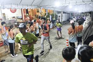 BIB: 
                            <button type="button" onclick="openModal(26305011)" class="btn btn-primary btn-sm float-right btn-popup" data-toggle="modal" data-target=".modal-high-quality">
                        <i class="fas fa-shopping-cart"></i> Add to Cart
                    </button>
                                            <button type="button" onclick="isThisMe(26305011, true)" class="btn btn-success btn-sm float-right btn-popup btn-isme hidden" data-toggle="tooltip" data-placement="bottom" title="นี่คือรูปของคุณใช่ไหม คลิกที่นี่เพื่อเอาเข้าอัลบั้ม">
                        <i class="fas fa-plus"></i> Add to album
                    </button>
                    <button type="button" onclick="isThisMe(26305011, false)" class="btn btn-warning btn-sm float-right btn-popup btn-isnotme hidden">
                        <i class="fas fa-ban"></i> Remove from album
                    </button>