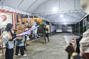 BIB: 
                            <button type="button" onclick="openModal(26304194)" class="btn btn-primary btn-sm float-right btn-popup" data-toggle="modal" data-target=".modal-high-quality">
                        <i class="fas fa-shopping-cart"></i> Add to Cart
                    </button>
                                            <button type="button" onclick="isThisMe(26304194, true)" class="btn btn-success btn-sm float-right btn-popup btn-isme hidden" data-toggle="tooltip" data-placement="bottom" title="นี่คือรูปของคุณใช่ไหม คลิกที่นี่เพื่อเอาเข้าอัลบั้ม">
                        <i class="fas fa-plus"></i> Add to album
                    </button>
                    <button type="button" onclick="isThisMe(26304194, false)" class="btn btn-warning btn-sm float-right btn-popup btn-isnotme hidden">
                        <i class="fas fa-ban"></i> Remove from album
                    </button>