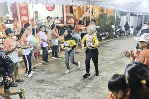 BIB: 
                            <button type="button" onclick="openModal(26305994)" class="btn btn-primary btn-sm float-right btn-popup" data-toggle="modal" data-target=".modal-high-quality">
                        <i class="fas fa-shopping-cart"></i> Add to Cart
                    </button>
                                            <button type="button" onclick="isThisMe(26305994, true)" class="btn btn-success btn-sm float-right btn-popup btn-isme hidden" data-toggle="tooltip" data-placement="bottom" title="นี่คือรูปของคุณใช่ไหม คลิกที่นี่เพื่อเอาเข้าอัลบั้ม">
                        <i class="fas fa-plus"></i> Add to album
                    </button>
                    <button type="button" onclick="isThisMe(26305994, false)" class="btn btn-warning btn-sm float-right btn-popup btn-isnotme hidden">
                        <i class="fas fa-ban"></i> Remove from album
                    </button>