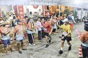 BIB: 
                            <button type="button" onclick="openModal(26305606)" class="btn btn-primary btn-sm float-right btn-popup" data-toggle="modal" data-target=".modal-high-quality">
                        <i class="fas fa-shopping-cart"></i> Add to Cart
                    </button>
                                            <button type="button" onclick="isThisMe(26305606, true)" class="btn btn-success btn-sm float-right btn-popup btn-isme hidden" data-toggle="tooltip" data-placement="bottom" title="นี่คือรูปของคุณใช่ไหม คลิกที่นี่เพื่อเอาเข้าอัลบั้ม">
                        <i class="fas fa-plus"></i> Add to album
                    </button>
                    <button type="button" onclick="isThisMe(26305606, false)" class="btn btn-warning btn-sm float-right btn-popup btn-isnotme hidden">
                        <i class="fas fa-ban"></i> Remove from album
                    </button>