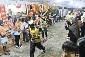 BIB: 
                            <button type="button" onclick="openModal(26304966)" class="btn btn-primary btn-sm float-right btn-popup" data-toggle="modal" data-target=".modal-high-quality">
                        <i class="fas fa-shopping-cart"></i> Add to Cart
                    </button>
                                            <button type="button" onclick="isThisMe(26304966, true)" class="btn btn-success btn-sm float-right btn-popup btn-isme hidden" data-toggle="tooltip" data-placement="bottom" title="นี่คือรูปของคุณใช่ไหม คลิกที่นี่เพื่อเอาเข้าอัลบั้ม">
                        <i class="fas fa-plus"></i> Add to album
                    </button>
                    <button type="button" onclick="isThisMe(26304966, false)" class="btn btn-warning btn-sm float-right btn-popup btn-isnotme hidden">
                        <i class="fas fa-ban"></i> Remove from album
                    </button>