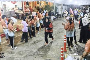 BIB: 
                            <button type="button" onclick="openModal(26305205)" class="btn btn-primary btn-sm float-right btn-popup" data-toggle="modal" data-target=".modal-high-quality">
                        <i class="fas fa-shopping-cart"></i> Add to Cart
                    </button>
                                            <button type="button" onclick="isThisMe(26305205, true)" class="btn btn-success btn-sm float-right btn-popup btn-isme hidden" data-toggle="tooltip" data-placement="bottom" title="นี่คือรูปของคุณใช่ไหม คลิกที่นี่เพื่อเอาเข้าอัลบั้ม">
                        <i class="fas fa-plus"></i> Add to album
                    </button>
                    <button type="button" onclick="isThisMe(26305205, false)" class="btn btn-warning btn-sm float-right btn-popup btn-isnotme hidden">
                        <i class="fas fa-ban"></i> Remove from album
                    </button>