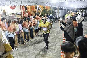 BIB: 
                            <button type="button" onclick="openModal(26304965)" class="btn btn-primary btn-sm float-right btn-popup" data-toggle="modal" data-target=".modal-high-quality">
                        <i class="fas fa-shopping-cart"></i> Add to Cart
                    </button>
                                            <button type="button" onclick="isThisMe(26304965, true)" class="btn btn-success btn-sm float-right btn-popup btn-isme hidden" data-toggle="tooltip" data-placement="bottom" title="นี่คือรูปของคุณใช่ไหม คลิกที่นี่เพื่อเอาเข้าอัลบั้ม">
                        <i class="fas fa-plus"></i> Add to album
                    </button>
                    <button type="button" onclick="isThisMe(26304965, false)" class="btn btn-warning btn-sm float-right btn-popup btn-isnotme hidden">
                        <i class="fas fa-ban"></i> Remove from album
                    </button>