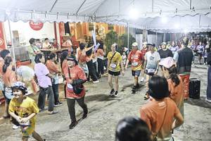 BIB: 
                            <button type="button" onclick="openModal(26305866)" class="btn btn-primary btn-sm float-right btn-popup" data-toggle="modal" data-target=".modal-high-quality">
                        <i class="fas fa-shopping-cart"></i> Add to Cart
                    </button>
                                            <button type="button" onclick="isThisMe(26305866, true)" class="btn btn-success btn-sm float-right btn-popup btn-isme hidden" data-toggle="tooltip" data-placement="bottom" title="นี่คือรูปของคุณใช่ไหม คลิกที่นี่เพื่อเอาเข้าอัลบั้ม">
                        <i class="fas fa-plus"></i> Add to album
                    </button>
                    <button type="button" onclick="isThisMe(26305866, false)" class="btn btn-warning btn-sm float-right btn-popup btn-isnotme hidden">
                        <i class="fas fa-ban"></i> Remove from album
                    </button>