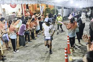 BIB: 
                            <button type="button" onclick="openModal(26304688)" class="btn btn-primary btn-sm float-right btn-popup" data-toggle="modal" data-target=".modal-high-quality">
                        <i class="fas fa-shopping-cart"></i> Add to Cart
                    </button>
                                            <button type="button" onclick="isThisMe(26304688, true)" class="btn btn-success btn-sm float-right btn-popup btn-isme hidden" data-toggle="tooltip" data-placement="bottom" title="นี่คือรูปของคุณใช่ไหม คลิกที่นี่เพื่อเอาเข้าอัลบั้ม">
                        <i class="fas fa-plus"></i> Add to album
                    </button>
                    <button type="button" onclick="isThisMe(26304688, false)" class="btn btn-warning btn-sm float-right btn-popup btn-isnotme hidden">
                        <i class="fas fa-ban"></i> Remove from album
                    </button>