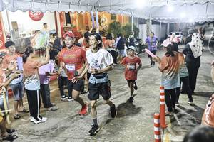 BIB: 
                            <button type="button" onclick="openModal(26304665)" class="btn btn-primary btn-sm float-right btn-popup" data-toggle="modal" data-target=".modal-high-quality">
                        <i class="fas fa-shopping-cart"></i> Add to Cart
                    </button>
                                            <button type="button" onclick="isThisMe(26304665, true)" class="btn btn-success btn-sm float-right btn-popup btn-isme hidden" data-toggle="tooltip" data-placement="bottom" title="นี่คือรูปของคุณใช่ไหม คลิกที่นี่เพื่อเอาเข้าอัลบั้ม">
                        <i class="fas fa-plus"></i> Add to album
                    </button>
                    <button type="button" onclick="isThisMe(26304665, false)" class="btn btn-warning btn-sm float-right btn-popup btn-isnotme hidden">
                        <i class="fas fa-ban"></i> Remove from album
                    </button>