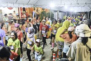 BIB: 
                            <button type="button" onclick="openModal(26305334)" class="btn btn-primary btn-sm float-right btn-popup" data-toggle="modal" data-target=".modal-high-quality">
                        <i class="fas fa-shopping-cart"></i> Add to Cart
                    </button>
                                            <button type="button" onclick="isThisMe(26305334, true)" class="btn btn-success btn-sm float-right btn-popup btn-isme hidden" data-toggle="tooltip" data-placement="bottom" title="นี่คือรูปของคุณใช่ไหม คลิกที่นี่เพื่อเอาเข้าอัลบั้ม">
                        <i class="fas fa-plus"></i> Add to album
                    </button>
                    <button type="button" onclick="isThisMe(26305334, false)" class="btn btn-warning btn-sm float-right btn-popup btn-isnotme hidden">
                        <i class="fas fa-ban"></i> Remove from album
                    </button>