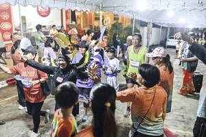 BIB: 
                            <button type="button" onclick="openModal(26305917)" class="btn btn-primary btn-sm float-right btn-popup" data-toggle="modal" data-target=".modal-high-quality">
                        <i class="fas fa-shopping-cart"></i> Add to Cart
                    </button>
                                            <button type="button" onclick="isThisMe(26305917, true)" class="btn btn-success btn-sm float-right btn-popup btn-isme hidden" data-toggle="tooltip" data-placement="bottom" title="นี่คือรูปของคุณใช่ไหม คลิกที่นี่เพื่อเอาเข้าอัลบั้ม">
                        <i class="fas fa-plus"></i> Add to album
                    </button>
                    <button type="button" onclick="isThisMe(26305917, false)" class="btn btn-warning btn-sm float-right btn-popup btn-isnotme hidden">
                        <i class="fas fa-ban"></i> Remove from album
                    </button>