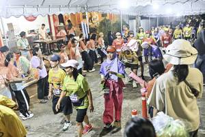 BIB: 
                            <button type="button" onclick="openModal(26305471)" class="btn btn-primary btn-sm float-right btn-popup" data-toggle="modal" data-target=".modal-high-quality">
                        <i class="fas fa-shopping-cart"></i> Add to Cart
                    </button>
                                            <button type="button" onclick="isThisMe(26305471, true)" class="btn btn-success btn-sm float-right btn-popup btn-isme hidden" data-toggle="tooltip" data-placement="bottom" title="นี่คือรูปของคุณใช่ไหม คลิกที่นี่เพื่อเอาเข้าอัลบั้ม">
                        <i class="fas fa-plus"></i> Add to album
                    </button>
                    <button type="button" onclick="isThisMe(26305471, false)" class="btn btn-warning btn-sm float-right btn-popup btn-isnotme hidden">
                        <i class="fas fa-ban"></i> Remove from album
                    </button>