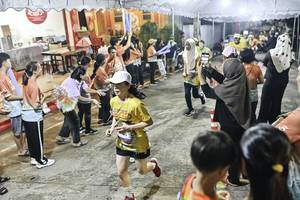 BIB: 
                            <button type="button" onclick="openModal(26304957)" class="btn btn-primary btn-sm float-right btn-popup" data-toggle="modal" data-target=".modal-high-quality">
                        <i class="fas fa-shopping-cart"></i> Add to Cart
                    </button>
                                            <button type="button" onclick="isThisMe(26304957, true)" class="btn btn-success btn-sm float-right btn-popup btn-isme hidden" data-toggle="tooltip" data-placement="bottom" title="นี่คือรูปของคุณใช่ไหม คลิกที่นี่เพื่อเอาเข้าอัลบั้ม">
                        <i class="fas fa-plus"></i> Add to album
                    </button>
                    <button type="button" onclick="isThisMe(26304957, false)" class="btn btn-warning btn-sm float-right btn-popup btn-isnotme hidden">
                        <i class="fas fa-ban"></i> Remove from album
                    </button>