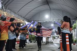 BIB: 
                            <button type="button" onclick="openModal(26304179)" class="btn btn-primary btn-sm float-right btn-popup" data-toggle="modal" data-target=".modal-high-quality">
                        <i class="fas fa-shopping-cart"></i> Add to Cart
                    </button>
                                            <button type="button" onclick="isThisMe(26304179, true)" class="btn btn-success btn-sm float-right btn-popup btn-isme hidden" data-toggle="tooltip" data-placement="bottom" title="นี่คือรูปของคุณใช่ไหม คลิกที่นี่เพื่อเอาเข้าอัลบั้ม">
                        <i class="fas fa-plus"></i> Add to album
                    </button>
                    <button type="button" onclick="isThisMe(26304179, false)" class="btn btn-warning btn-sm float-right btn-popup btn-isnotme hidden">
                        <i class="fas fa-ban"></i> Remove from album
                    </button>