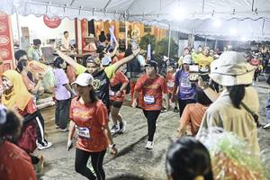 BIB: 
                            <button type="button" onclick="openModal(26305520)" class="btn btn-primary btn-sm float-right btn-popup" data-toggle="modal" data-target=".modal-high-quality">
                        <i class="fas fa-shopping-cart"></i> Add to Cart
                    </button>
                                            <button type="button" onclick="isThisMe(26305520, true)" class="btn btn-success btn-sm float-right btn-popup btn-isme hidden" data-toggle="tooltip" data-placement="bottom" title="นี่คือรูปของคุณใช่ไหม คลิกที่นี่เพื่อเอาเข้าอัลบั้ม">
                        <i class="fas fa-plus"></i> Add to album
                    </button>
                    <button type="button" onclick="isThisMe(26305520, false)" class="btn btn-warning btn-sm float-right btn-popup btn-isnotme hidden">
                        <i class="fas fa-ban"></i> Remove from album
                    </button>