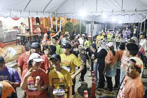 BIB: 
                            <button type="button" onclick="openModal(26305207)" class="btn btn-primary btn-sm float-right btn-popup" data-toggle="modal" data-target=".modal-high-quality">
                        <i class="fas fa-shopping-cart"></i> Add to Cart
                    </button>
                                            <button type="button" onclick="isThisMe(26305207, true)" class="btn btn-success btn-sm float-right btn-popup btn-isme hidden" data-toggle="tooltip" data-placement="bottom" title="นี่คือรูปของคุณใช่ไหม คลิกที่นี่เพื่อเอาเข้าอัลบั้ม">
                        <i class="fas fa-plus"></i> Add to album
                    </button>
                    <button type="button" onclick="isThisMe(26305207, false)" class="btn btn-warning btn-sm float-right btn-popup btn-isnotme hidden">
                        <i class="fas fa-ban"></i> Remove from album
                    </button>