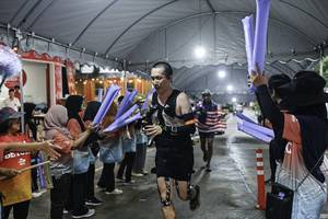 BIB: 
                            <button type="button" onclick="openModal(26304108)" class="btn btn-primary btn-sm float-right btn-popup" data-toggle="modal" data-target=".modal-high-quality">
                        <i class="fas fa-shopping-cart"></i> Add to Cart
                    </button>
                                            <button type="button" onclick="isThisMe(26304108, true)" class="btn btn-success btn-sm float-right btn-popup btn-isme hidden" data-toggle="tooltip" data-placement="bottom" title="นี่คือรูปของคุณใช่ไหม คลิกที่นี่เพื่อเอาเข้าอัลบั้ม">
                        <i class="fas fa-plus"></i> Add to album
                    </button>
                    <button type="button" onclick="isThisMe(26304108, false)" class="btn btn-warning btn-sm float-right btn-popup btn-isnotme hidden">
                        <i class="fas fa-ban"></i> Remove from album
                    </button>