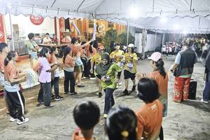 BIB: 
                            <button type="button" onclick="openModal(26305905)" class="btn btn-primary btn-sm float-right btn-popup" data-toggle="modal" data-target=".modal-high-quality">
                        <i class="fas fa-shopping-cart"></i> Add to Cart
                    </button>
                                            <button type="button" onclick="isThisMe(26305905, true)" class="btn btn-success btn-sm float-right btn-popup btn-isme hidden" data-toggle="tooltip" data-placement="bottom" title="นี่คือรูปของคุณใช่ไหม คลิกที่นี่เพื่อเอาเข้าอัลบั้ม">
                        <i class="fas fa-plus"></i> Add to album
                    </button>
                    <button type="button" onclick="isThisMe(26305905, false)" class="btn btn-warning btn-sm float-right btn-popup btn-isnotme hidden">
                        <i class="fas fa-ban"></i> Remove from album
                    </button>