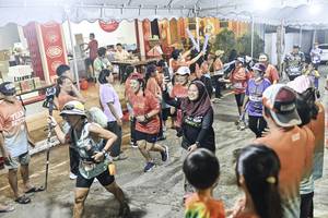 BIB: 
                            <button type="button" onclick="openModal(26305780)" class="btn btn-primary btn-sm float-right btn-popup" data-toggle="modal" data-target=".modal-high-quality">
                        <i class="fas fa-shopping-cart"></i> Add to Cart
                    </button>
                                            <button type="button" onclick="isThisMe(26305780, true)" class="btn btn-success btn-sm float-right btn-popup btn-isme hidden" data-toggle="tooltip" data-placement="bottom" title="นี่คือรูปของคุณใช่ไหม คลิกที่นี่เพื่อเอาเข้าอัลบั้ม">
                        <i class="fas fa-plus"></i> Add to album
                    </button>
                    <button type="button" onclick="isThisMe(26305780, false)" class="btn btn-warning btn-sm float-right btn-popup btn-isnotme hidden">
                        <i class="fas fa-ban"></i> Remove from album
                    </button>