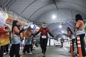 BIB: 
                            <button type="button" onclick="openModal(26304158)" class="btn btn-primary btn-sm float-right btn-popup" data-toggle="modal" data-target=".modal-high-quality">
                        <i class="fas fa-shopping-cart"></i> Add to Cart
                    </button>
                                            <button type="button" onclick="isThisMe(26304158, true)" class="btn btn-success btn-sm float-right btn-popup btn-isme hidden" data-toggle="tooltip" data-placement="bottom" title="นี่คือรูปของคุณใช่ไหม คลิกที่นี่เพื่อเอาเข้าอัลบั้ม">
                        <i class="fas fa-plus"></i> Add to album
                    </button>
                    <button type="button" onclick="isThisMe(26304158, false)" class="btn btn-warning btn-sm float-right btn-popup btn-isnotme hidden">
                        <i class="fas fa-ban"></i> Remove from album
                    </button>