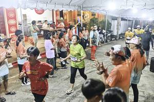 BIB: 
                            <button type="button" onclick="openModal(26305678)" class="btn btn-primary btn-sm float-right btn-popup" data-toggle="modal" data-target=".modal-high-quality">
                        <i class="fas fa-shopping-cart"></i> Add to Cart
                    </button>
                                            <button type="button" onclick="isThisMe(26305678, true)" class="btn btn-success btn-sm float-right btn-popup btn-isme hidden" data-toggle="tooltip" data-placement="bottom" title="นี่คือรูปของคุณใช่ไหม คลิกที่นี่เพื่อเอาเข้าอัลบั้ม">
                        <i class="fas fa-plus"></i> Add to album
                    </button>
                    <button type="button" onclick="isThisMe(26305678, false)" class="btn btn-warning btn-sm float-right btn-popup btn-isnotme hidden">
                        <i class="fas fa-ban"></i> Remove from album
                    </button>