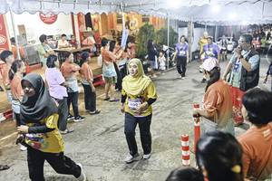 BIB: 
                            <button type="button" onclick="openModal(26305824)" class="btn btn-primary btn-sm float-right btn-popup" data-toggle="modal" data-target=".modal-high-quality">
                        <i class="fas fa-shopping-cart"></i> Add to Cart
                    </button>
                                            <button type="button" onclick="isThisMe(26305824, true)" class="btn btn-success btn-sm float-right btn-popup btn-isme hidden" data-toggle="tooltip" data-placement="bottom" title="นี่คือรูปของคุณใช่ไหม คลิกที่นี่เพื่อเอาเข้าอัลบั้ม">
                        <i class="fas fa-plus"></i> Add to album
                    </button>
                    <button type="button" onclick="isThisMe(26305824, false)" class="btn btn-warning btn-sm float-right btn-popup btn-isnotme hidden">
                        <i class="fas fa-ban"></i> Remove from album
                    </button>