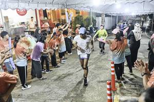 BIB: 
                            <button type="button" onclick="openModal(26304685)" class="btn btn-primary btn-sm float-right btn-popup" data-toggle="modal" data-target=".modal-high-quality">
                        <i class="fas fa-shopping-cart"></i> Add to Cart
                    </button>
                                            <button type="button" onclick="isThisMe(26304685, true)" class="btn btn-success btn-sm float-right btn-popup btn-isme hidden" data-toggle="tooltip" data-placement="bottom" title="นี่คือรูปของคุณใช่ไหม คลิกที่นี่เพื่อเอาเข้าอัลบั้ม">
                        <i class="fas fa-plus"></i> Add to album
                    </button>
                    <button type="button" onclick="isThisMe(26304685, false)" class="btn btn-warning btn-sm float-right btn-popup btn-isnotme hidden">
                        <i class="fas fa-ban"></i> Remove from album
                    </button>