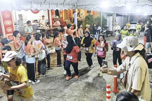 BIB: 
                            <button type="button" onclick="openModal(26305390)" class="btn btn-primary btn-sm float-right btn-popup" data-toggle="modal" data-target=".modal-high-quality">
                        <i class="fas fa-shopping-cart"></i> Add to Cart
                    </button>
                                            <button type="button" onclick="isThisMe(26305390, true)" class="btn btn-success btn-sm float-right btn-popup btn-isme hidden" data-toggle="tooltip" data-placement="bottom" title="นี่คือรูปของคุณใช่ไหม คลิกที่นี่เพื่อเอาเข้าอัลบั้ม">
                        <i class="fas fa-plus"></i> Add to album
                    </button>
                    <button type="button" onclick="isThisMe(26305390, false)" class="btn btn-warning btn-sm float-right btn-popup btn-isnotme hidden">
                        <i class="fas fa-ban"></i> Remove from album
                    </button>