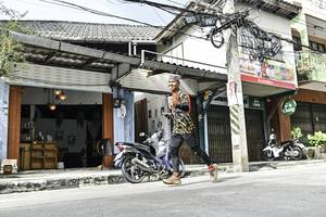 BIB: 
                            <button type="button" onclick="openModal(26315737)" class="btn btn-primary btn-sm float-right btn-popup" data-toggle="modal" data-target=".modal-high-quality">
                        <i class="fas fa-shopping-cart"></i> Add to Cart
                    </button>
                                            <button type="button" onclick="isThisMe(26315737, true)" class="btn btn-success btn-sm float-right btn-popup btn-isme hidden" data-toggle="tooltip" data-placement="bottom" title="นี่คือรูปของคุณใช่ไหม คลิกที่นี่เพื่อเอาเข้าอัลบั้ม">
                        <i class="fas fa-plus"></i> Add to album
                    </button>
                    <button type="button" onclick="isThisMe(26315737, false)" class="btn btn-warning btn-sm float-right btn-popup btn-isnotme hidden">
                        <i class="fas fa-ban"></i> Remove from album
                    </button>