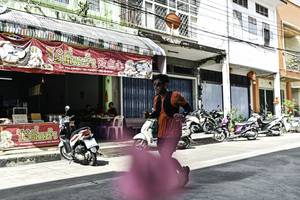 BIB: 
                            <button type="button" onclick="openModal(26316583)" class="btn btn-primary btn-sm float-right btn-popup" data-toggle="modal" data-target=".modal-high-quality">
                        <i class="fas fa-shopping-cart"></i> Add to Cart
                    </button>
                                            <button type="button" onclick="isThisMe(26316583, true)" class="btn btn-success btn-sm float-right btn-popup btn-isme hidden" data-toggle="tooltip" data-placement="bottom" title="นี่คือรูปของคุณใช่ไหม คลิกที่นี่เพื่อเอาเข้าอัลบั้ม">
                        <i class="fas fa-plus"></i> Add to album
                    </button>
                    <button type="button" onclick="isThisMe(26316583, false)" class="btn btn-warning btn-sm float-right btn-popup btn-isnotme hidden">
                        <i class="fas fa-ban"></i> Remove from album
                    </button>