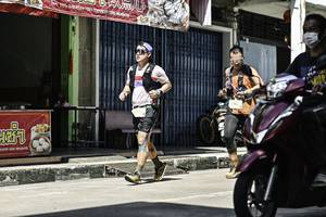 BIB: 
                            <button type="button" onclick="openModal(26317384)" class="btn btn-primary btn-sm float-right btn-popup" data-toggle="modal" data-target=".modal-high-quality">
                        <i class="fas fa-shopping-cart"></i> Add to Cart
                    </button>
                                            <button type="button" onclick="isThisMe(26317384, true)" class="btn btn-success btn-sm float-right btn-popup btn-isme hidden" data-toggle="tooltip" data-placement="bottom" title="นี่คือรูปของคุณใช่ไหม คลิกที่นี่เพื่อเอาเข้าอัลบั้ม">
                        <i class="fas fa-plus"></i> Add to album
                    </button>
                    <button type="button" onclick="isThisMe(26317384, false)" class="btn btn-warning btn-sm float-right btn-popup btn-isnotme hidden">
                        <i class="fas fa-ban"></i> Remove from album
                    </button>