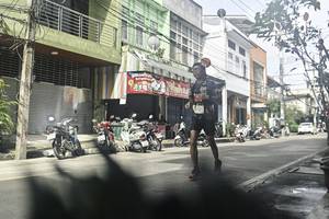 BIB: 
                            <button type="button" onclick="openModal(26316199)" class="btn btn-primary btn-sm float-right btn-popup" data-toggle="modal" data-target=".modal-high-quality">
                        <i class="fas fa-shopping-cart"></i> Add to Cart
                    </button>
                                            <button type="button" onclick="isThisMe(26316199, true)" class="btn btn-success btn-sm float-right btn-popup btn-isme hidden" data-toggle="tooltip" data-placement="bottom" title="นี่คือรูปของคุณใช่ไหม คลิกที่นี่เพื่อเอาเข้าอัลบั้ม">
                        <i class="fas fa-plus"></i> Add to album
                    </button>
                    <button type="button" onclick="isThisMe(26316199, false)" class="btn btn-warning btn-sm float-right btn-popup btn-isnotme hidden">
                        <i class="fas fa-ban"></i> Remove from album
                    </button>