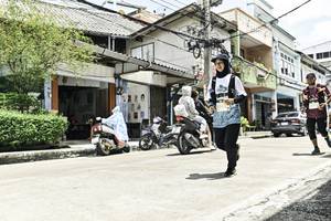 BIB: 
                            <button type="button" onclick="openModal(26323129)" class="btn btn-primary btn-sm float-right btn-popup" data-toggle="modal" data-target=".modal-high-quality">
                        <i class="fas fa-shopping-cart"></i> Add to Cart
                    </button>
                                            <button type="button" onclick="isThisMe(26323129, true)" class="btn btn-success btn-sm float-right btn-popup btn-isme hidden" data-toggle="tooltip" data-placement="bottom" title="นี่คือรูปของคุณใช่ไหม คลิกที่นี่เพื่อเอาเข้าอัลบั้ม">
                        <i class="fas fa-plus"></i> Add to album
                    </button>
                    <button type="button" onclick="isThisMe(26323129, false)" class="btn btn-warning btn-sm float-right btn-popup btn-isnotme hidden">
                        <i class="fas fa-ban"></i> Remove from album
                    </button>