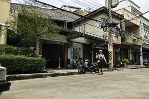 BIB: 
                            <button type="button" onclick="openModal(26320922)" class="btn btn-primary btn-sm float-right btn-popup" data-toggle="modal" data-target=".modal-high-quality">
                        <i class="fas fa-shopping-cart"></i> Add to Cart
                    </button>
                                            <button type="button" onclick="isThisMe(26320922, true)" class="btn btn-success btn-sm float-right btn-popup btn-isme hidden" data-toggle="tooltip" data-placement="bottom" title="นี่คือรูปของคุณใช่ไหม คลิกที่นี่เพื่อเอาเข้าอัลบั้ม">
                        <i class="fas fa-plus"></i> Add to album
                    </button>
                    <button type="button" onclick="isThisMe(26320922, false)" class="btn btn-warning btn-sm float-right btn-popup btn-isnotme hidden">
                        <i class="fas fa-ban"></i> Remove from album
                    </button>