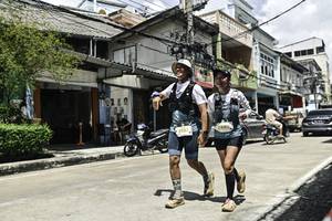 BIB: 
                            <button type="button" onclick="openModal(26319725)" class="btn btn-primary btn-sm float-right btn-popup" data-toggle="modal" data-target=".modal-high-quality">
                        <i class="fas fa-shopping-cart"></i> Add to Cart
                    </button>
                                            <button type="button" onclick="isThisMe(26319725, true)" class="btn btn-success btn-sm float-right btn-popup btn-isme hidden" data-toggle="tooltip" data-placement="bottom" title="นี่คือรูปของคุณใช่ไหม คลิกที่นี่เพื่อเอาเข้าอัลบั้ม">
                        <i class="fas fa-plus"></i> Add to album
                    </button>
                    <button type="button" onclick="isThisMe(26319725, false)" class="btn btn-warning btn-sm float-right btn-popup btn-isnotme hidden">
                        <i class="fas fa-ban"></i> Remove from album
                    </button>