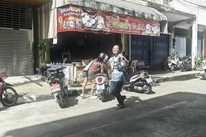 BIB: 
                            <button type="button" onclick="openModal(26316253)" class="btn btn-primary btn-sm float-right btn-popup" data-toggle="modal" data-target=".modal-high-quality">
                        <i class="fas fa-shopping-cart"></i> Add to Cart
                    </button>
                                            <button type="button" onclick="isThisMe(26316253, true)" class="btn btn-success btn-sm float-right btn-popup btn-isme hidden" data-toggle="tooltip" data-placement="bottom" title="นี่คือรูปของคุณใช่ไหม คลิกที่นี่เพื่อเอาเข้าอัลบั้ม">
                        <i class="fas fa-plus"></i> Add to album
                    </button>
                    <button type="button" onclick="isThisMe(26316253, false)" class="btn btn-warning btn-sm float-right btn-popup btn-isnotme hidden">
                        <i class="fas fa-ban"></i> Remove from album
                    </button>