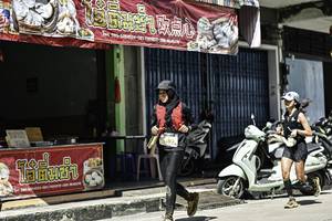 BIB: 
                            <button type="button" onclick="openModal(26316839)" class="btn btn-primary btn-sm float-right btn-popup" data-toggle="modal" data-target=".modal-high-quality">
                        <i class="fas fa-shopping-cart"></i> Add to Cart
                    </button>
                                            <button type="button" onclick="isThisMe(26316839, true)" class="btn btn-success btn-sm float-right btn-popup btn-isme hidden" data-toggle="tooltip" data-placement="bottom" title="นี่คือรูปของคุณใช่ไหม คลิกที่นี่เพื่อเอาเข้าอัลบั้ม">
                        <i class="fas fa-plus"></i> Add to album
                    </button>
                    <button type="button" onclick="isThisMe(26316839, false)" class="btn btn-warning btn-sm float-right btn-popup btn-isnotme hidden">
                        <i class="fas fa-ban"></i> Remove from album
                    </button>