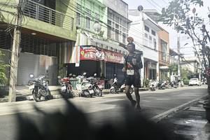 BIB: 
                            <button type="button" onclick="openModal(26316200)" class="btn btn-primary btn-sm float-right btn-popup" data-toggle="modal" data-target=".modal-high-quality">
                        <i class="fas fa-shopping-cart"></i> Add to Cart
                    </button>
                                            <button type="button" onclick="isThisMe(26316200, true)" class="btn btn-success btn-sm float-right btn-popup btn-isme hidden" data-toggle="tooltip" data-placement="bottom" title="นี่คือรูปของคุณใช่ไหม คลิกที่นี่เพื่อเอาเข้าอัลบั้ม">
                        <i class="fas fa-plus"></i> Add to album
                    </button>
                    <button type="button" onclick="isThisMe(26316200, false)" class="btn btn-warning btn-sm float-right btn-popup btn-isnotme hidden">
                        <i class="fas fa-ban"></i> Remove from album
                    </button>